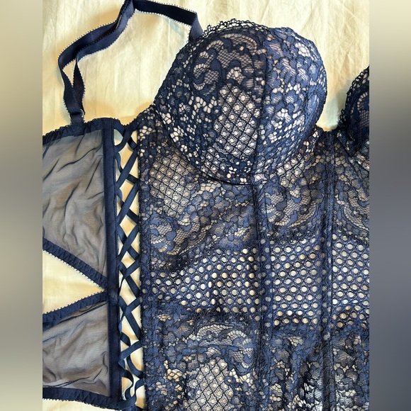 Victoria’s Secret 34C Corset Bra - Picture 2 of 6